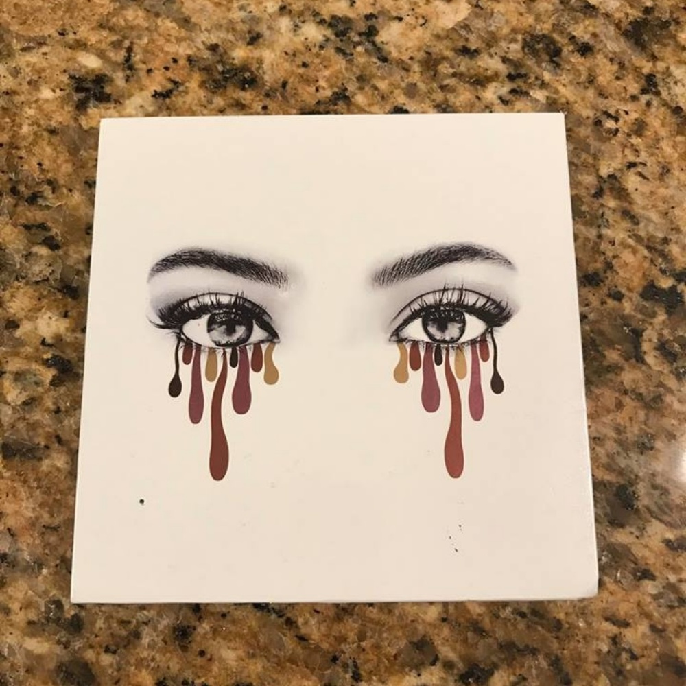 Kylie Jenner palette